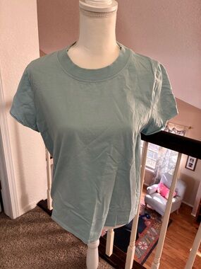 Paper Label Women's Short-Sleeve Crewneck Tee